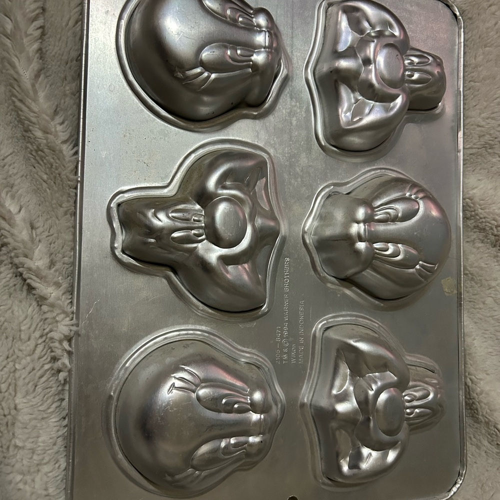 Wilton Looney Toons Tweety Bird & Sylvester cake pan 1994